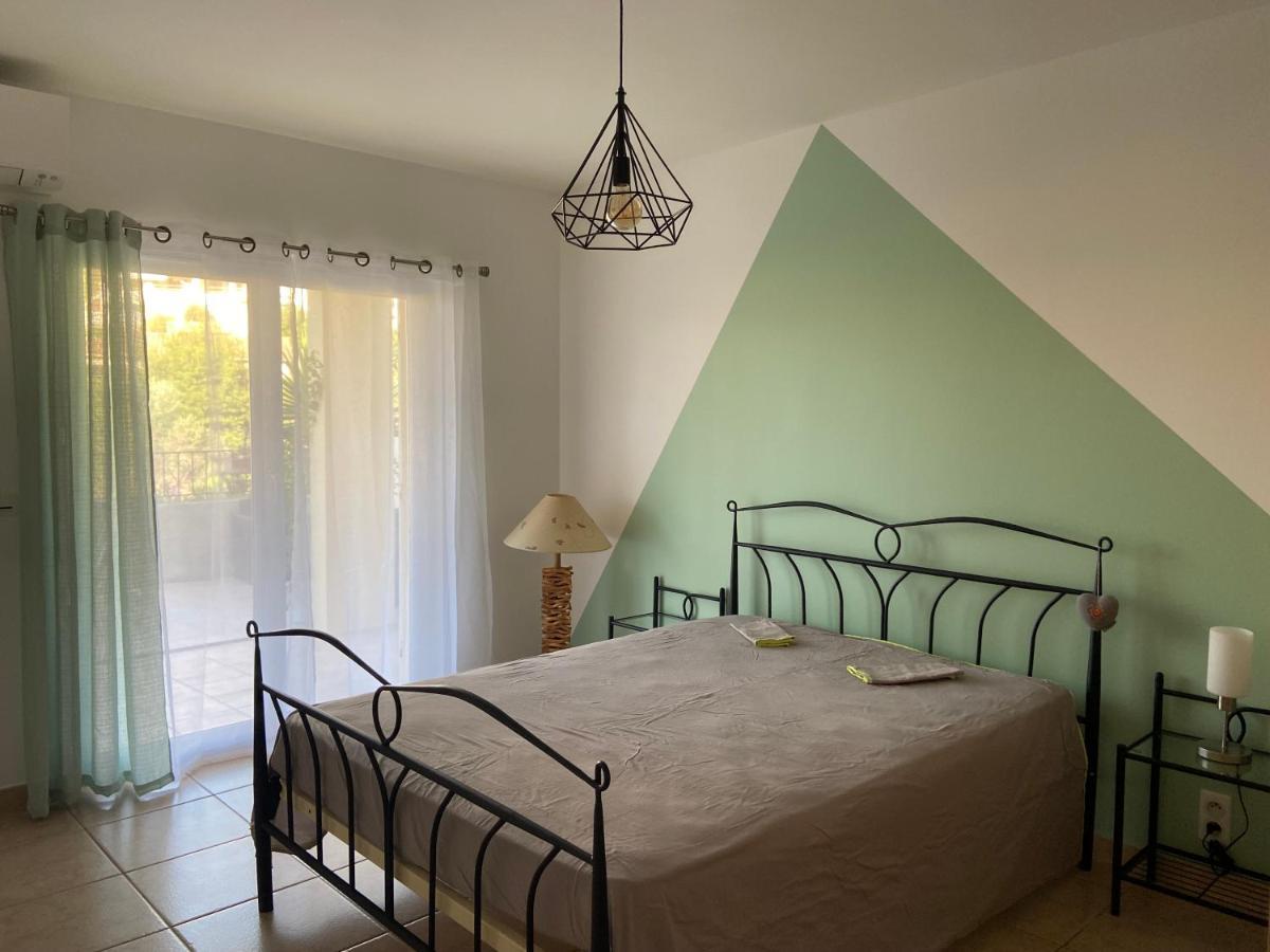 Tres Bel Appartement Entier Proche De La Mer 2 Chambres 1 Salon Vallauris Exterior photo